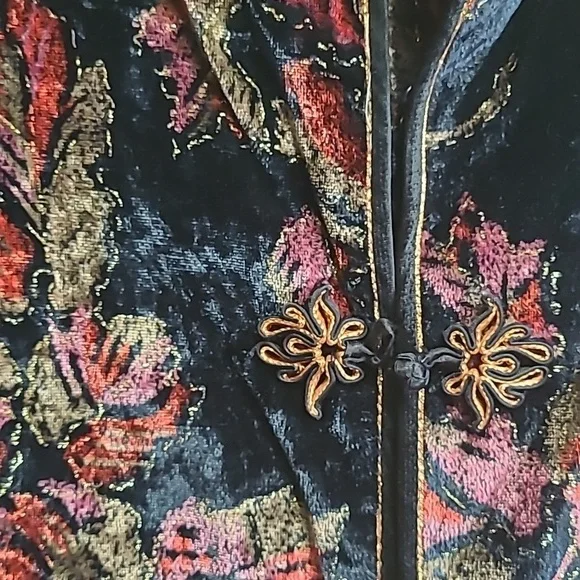 Velvet Jacket - Picture 3 of 7